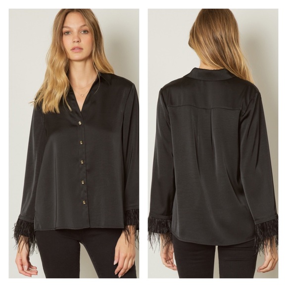 🦓🦓🦓Faux Ostrich Lined Button Down in Black🦓🦓🦓 - Picture 5 of 5